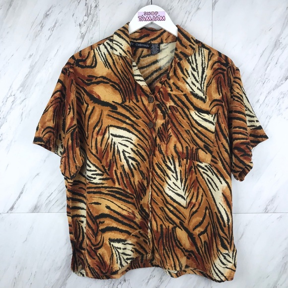 Vintage Tops - Vintage Leopard Button Down Short Sleeve Shirt